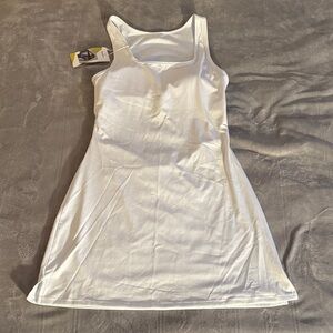 HALARA White Sleeveless Top